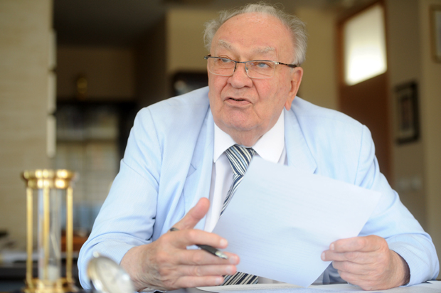 Вакцину против ковида опасно је политизовати: Академик Љубиша Ракић о борби Србије и света против вируса корона